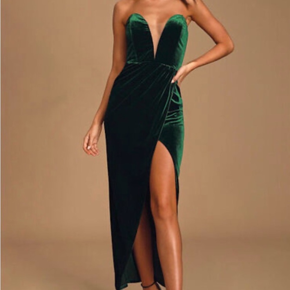 Lulu's Strapless Green Velvet Dress
